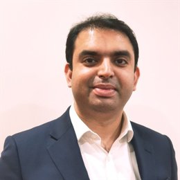 极智嘉(02590)IPO后首份业绩预告喜人！预计上半年收入大幅增长，亏损显著缩小，具身智能业务增添新动力