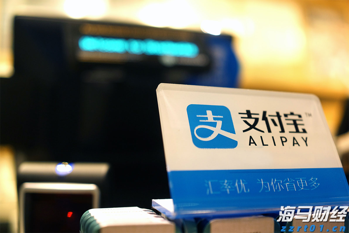 比亚迪赛车场首秀“不按套路出牌”，安全特训让体验升级